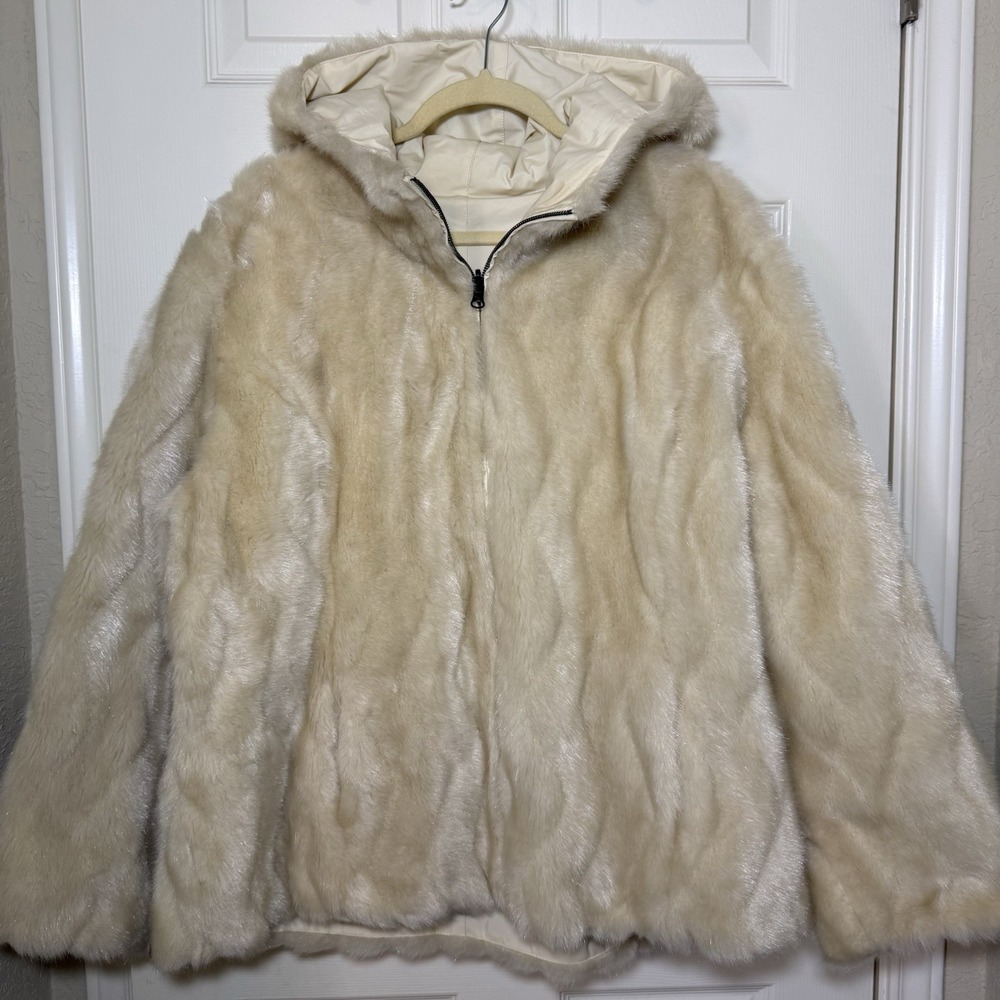 Dress Barn Faux‎ Fur Ivory Coat Women's Size XL Hooded Lined Beautiful! EUC